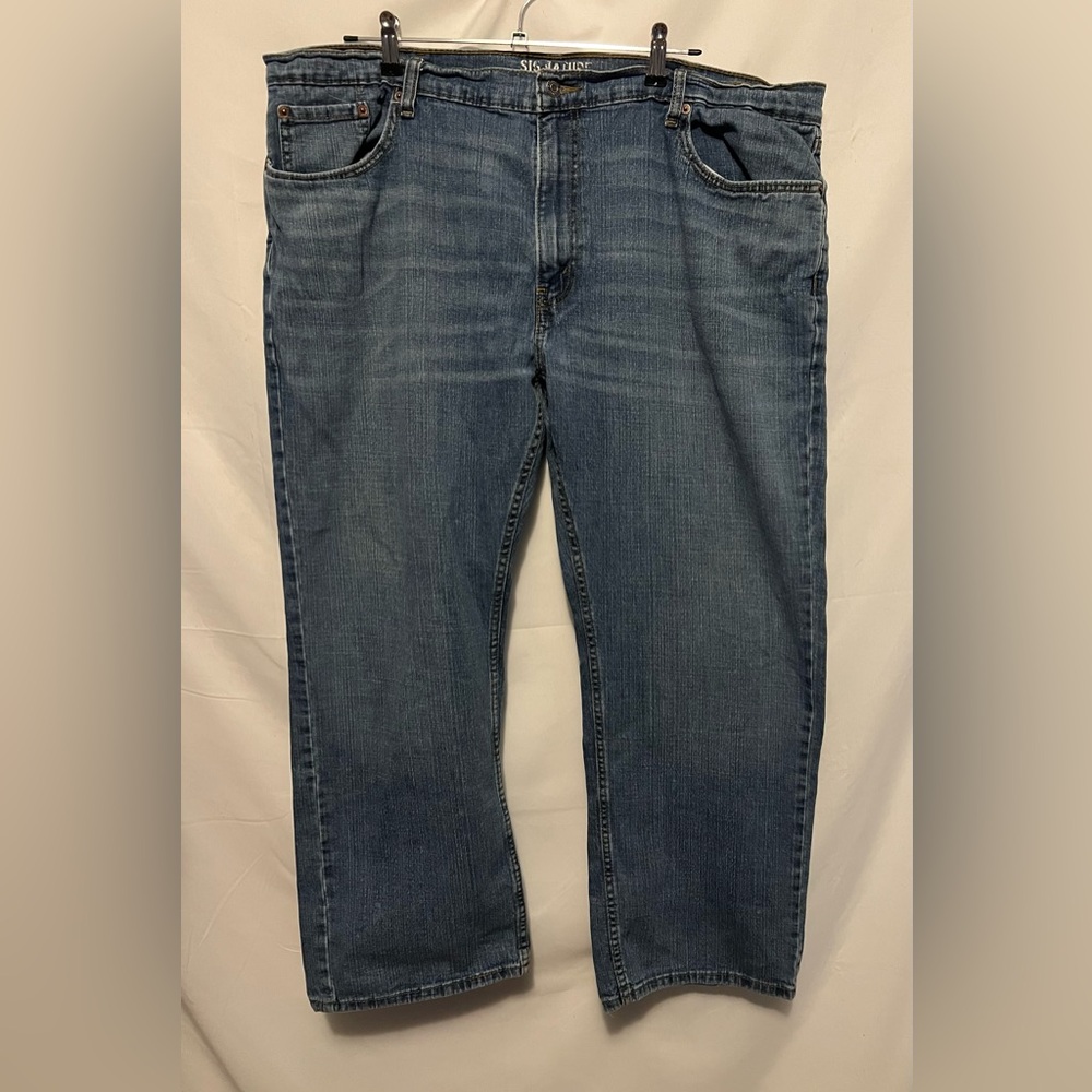 Men’s Signature by Levi Strauss S61 Relaxed Medium Wash Denim Jeans 42x30